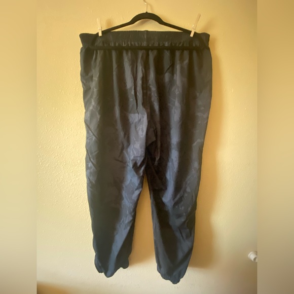 Old Navy workout pants - Picture 2 of 5